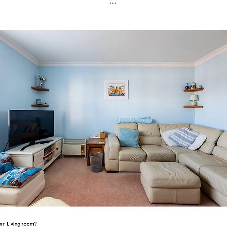 2 Bedrooms Apartment With Free Parking Lancing Esterno foto